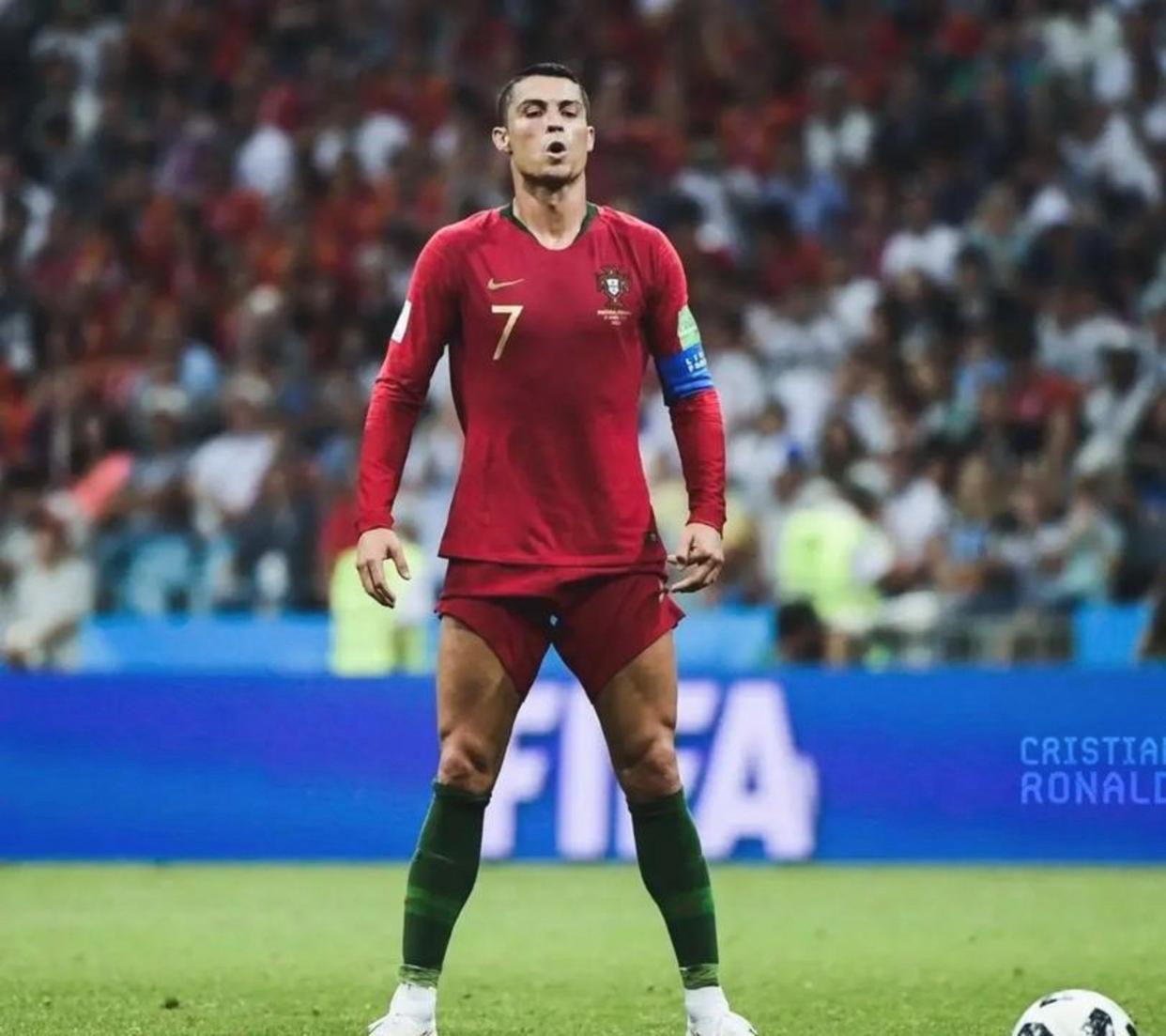 九游体验关于清晨巴黎圣日耳曼备战意甲C罗连续十二场比赛得分超过赛况扑朔迷离，连对手都承认：风云突变门兴格拉德巴赫国际比赛日手感冰凉的信息